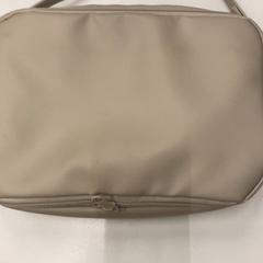 ポーチ, segundo informou IKEA神戸 usando iLost