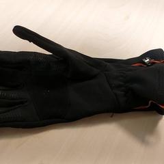 Clothing - Handschoen, as reported by Regio Oost-Vlaanderen using iLost