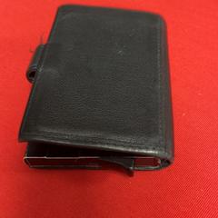 Kaartenhouder De vos, a été signalé par Centraal magazijn utilisant iLost