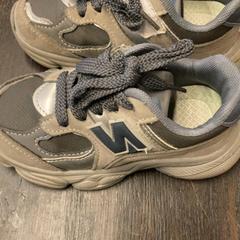 Shoe, Sneaker & Kids' shoes sneakers, as reported by Attractie- & Vakantiepark Slagharen using iLost