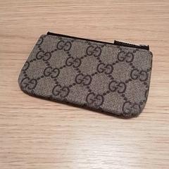 ペンケース Rienks がiLostで Qbuzz Fryslân によって報告されました