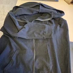 Hettegenser zwart, som rapportert av Connexxion Zeeland ved bruk av iLost