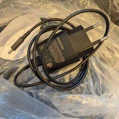 Adapter, zgłoszono przez Inntel Hotels Utrecht Centre przy użyciu iLost