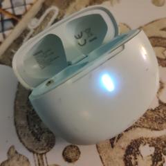 Oplaadcase oortjes van HEMA, iLost에 보고됨