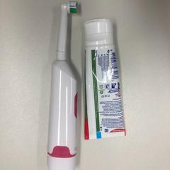 Brosse à dents White, a été signalé par Ramada by Wyndham Amsterdam Airport Schiphol utilisant iLost