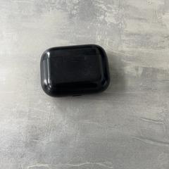 Custodia per airpods, come riportato da RRReis Arriva Achterhoek-Rivierenland utilizzando iLost
