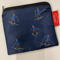 Pose, som rapportert av IKEA神戸 ved bruk av iLost