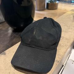 Sapka, amint azt Van der Valk Hotel Zwolle az iLost segítségével jelentette.