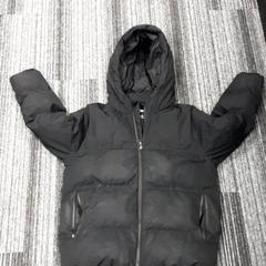 Chaqueta Zwart, ha sido reportado por Arriva Vechtdallijnen con iLost