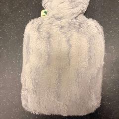 Vizesüveg pillow, amint azt Ramada by Wyndham Amsterdam Airport Schiphol az iLost segítségével jelentette.