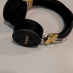 Sluchátka, jak nahlášeno Qbuzz DMG pomocí iLost