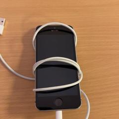 iPhone-lader met las iphone, som rapportert av Pouw Vervoer ved bruk av iLost