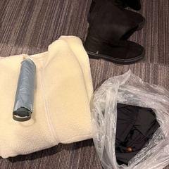 Shoe, Umbrella & Sweater, as reported by Inntel Hotels Utrecht Centre using iLost