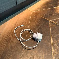 Cargador Oplader wereldstekker, ha sido reportado por Hotel Apeldoorn con iLost