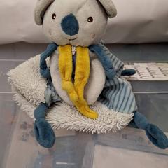 Manteta, segons ha informat IKEA Paris - Plaisir mitjançant iLost