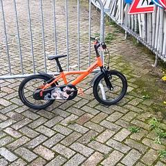 Bicicleta Btwin, como reportado por Stadswerk072 utilizando o iLost