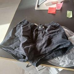 Rövidnadrág, amint azt Conscious Hotel Westerpark az iLost segítségével jelentette.