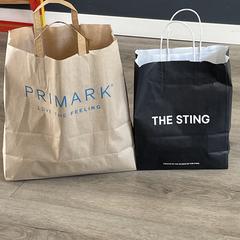 Twee tassen Primark en Sting met inhoud, iLost에 보고됨