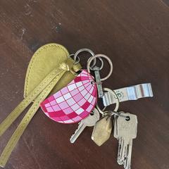 Sleutels gouden hart roze discobal an iLost gemeldet