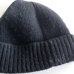 Kleding - muts zwart, jak nahlášeno Centraal magazijn pomocí iLost