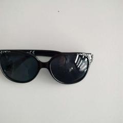 Sunglasses, as reported by Twisto using iLost