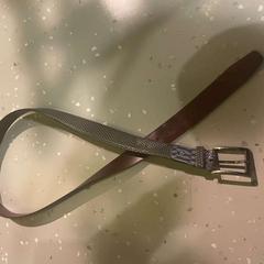 Sangle, a été signalé par Room Mate Bruno utilisant iLost