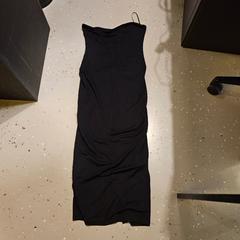 Dress BLACK, STRAPLESS, as reported by Room Mate Bruno using iLost