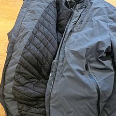 Kurtka, zgłoszono przez Paaspop 2025 przy użyciu iLost