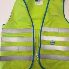 Fluorvest  met rits, amint azt Stad Peer az iLost segítségével jelentette.