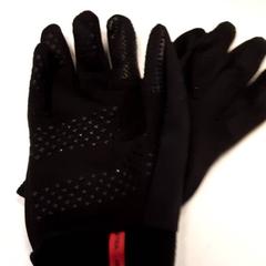 手袋 がiLostで Qbuzz ZHN によって報告されました