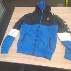 ジャケット Blauw がiLostで EBS Spijkenisse によって報告されました