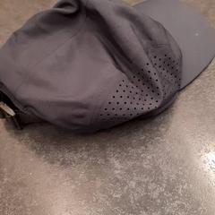 Baseball cap, as reported by Rotterdam The Hague Airport using iLost