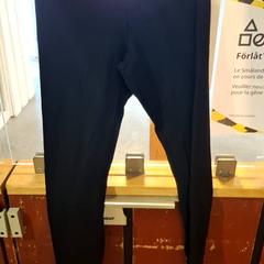 Pantalón Noir, segundo informou IKEA Hénin-Beaumont usando iLost