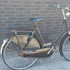 Damesfiets Zwarte Oma fiets, zoals gemeld door Gemeente Heusden met iLost