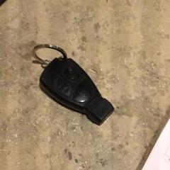 Clau del cotxe, segons ha informat Van der Valk Hotel Zwolle mitjançant iLost