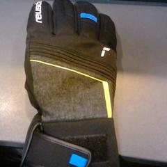 Gant, a été signalé par SnowWorld Landgraaf utilisant iLost