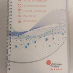 Blocco da scrittura Plastic kaft, come riportato da Vrije Universiteit Amsterdam utilizzando iLost