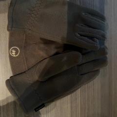 Kesztyű & Beanie, amint azt Van der Valk Hotel Haarlem az iLost segítségével jelentette.