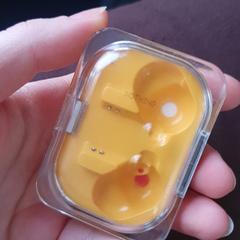 yellow nothing co earbud case, gerapporteerd met iLost