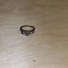 Ring Bloemetje zilverkleurig, as reported by IKEA Groningen using iLost