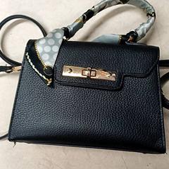 İLost kullanarak Qbuzz GD Groningen Peizerweg tarafından bildirildiği gibi Çanta Zwart