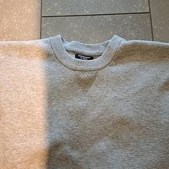 Sveter, ako bolo nahlásené Ziekenhuis Oost-Limburg pomocou iLost