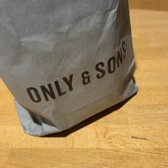 Purchase only & sons, segundo informou Designer Outlet Roermond usando iLost