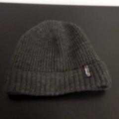 Bonnet en laine Gris, zoals gemeld door ilévia met iLost