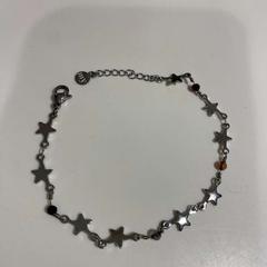 Bracelet Silver with stars, as reported by TU/e - Receptie Atlas using iLost