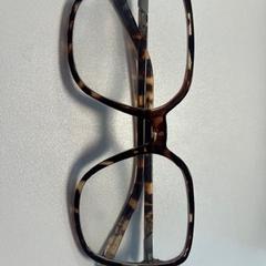 Óculos, como reportado por Centraal magazijn utilizando o iLost