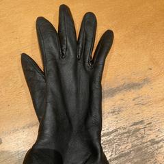 İLost kullanarak Pathé Ede tarafından bildirildiği gibi Handschoen