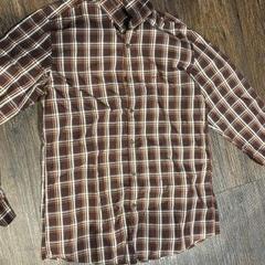 Blusa, como reportado por Van der Valk Hotel Veenendaal utilizando o iLost