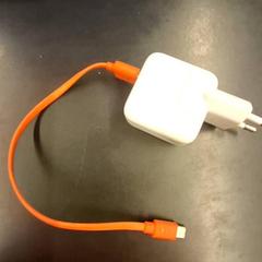 iPad/iPhone lader, as reported by Universiteit Gent - Faculteitsbibliotheek LW using iLost