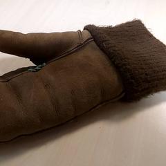 Arropa - Handschoen (1), gisa salatu by Regio Oost-Vlaanderen iLost erabiliz